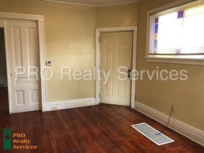 1523 N 22nd Ave-Unit -1 in Minneapolis, MN - Building Photo - Building Photo
