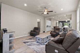 542 Maybella Forest Dr in Willis, TX - Building Photo - Building Photo