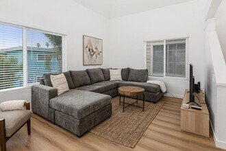 813 Isthmus Ct in San Diego, CA - Building Photo - Building Photo