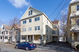 947-949 Maple Ave in Schenectady, NY - Foto de edificio - Building Photo