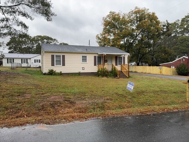 property at 220 Mauldin St