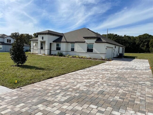 10064 Dolphin Gull Cir in Thonotosassa, FL - Building Photo - Building Photo