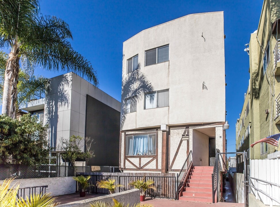 39 Sunset Ave in Venice, CA - Foto de edificio