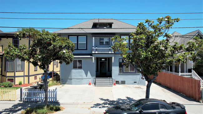 1978 Bonsallo Ave in Los Angeles, CA - Building Photo - Building Photo