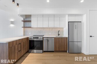 953 Dean St, Unit 508 in Brooklyn, NY - Foto de edificio - Building Photo