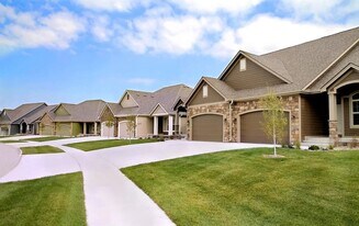 2019 NW Sharmin Dr in Ankeny, IA - Building Photo