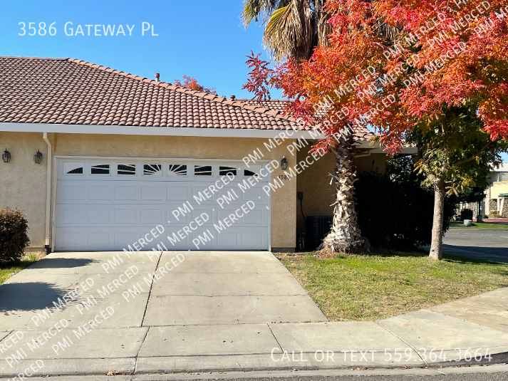 3586 Gateway Pl in Merced, CA - Building Photo