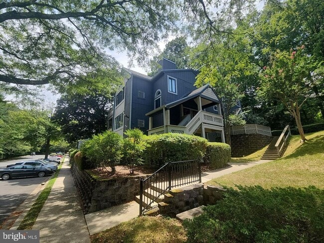 936 Windbrooke Dr