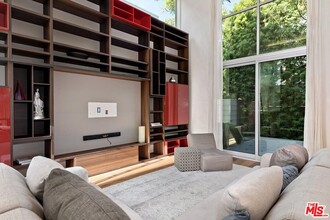 614 Westmount Dr in West Hollywood, CA - Building Photo - Building Photo