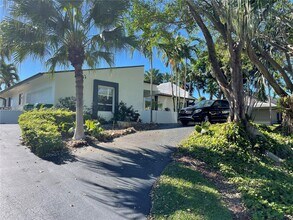 7940 SW 173rd Terrace in Palmetto Bay, FL - Building Photo - Building Photo