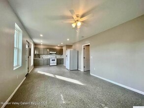 555 Green Lake Rd in Catskill, NY - Building Photo - Building Photo