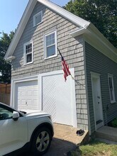 244 Wales St, Unit 1 in Abington, MA - Foto de edificio - Building Photo