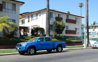 415 S St Andrews Pl in Los Angeles, CA - Building Photo - Building Photo