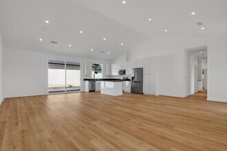 20711 Bryant St in Los Angeles, CA - Building Photo - Building Photo