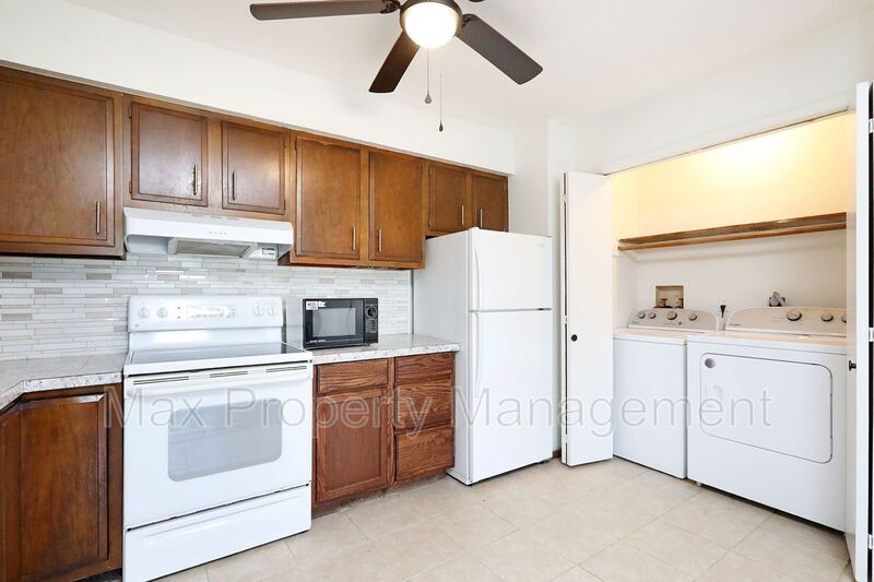 530 Laurel St in Waukee, IA - Building Photo