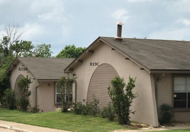 819 Hardy Springs Cir, Unit A