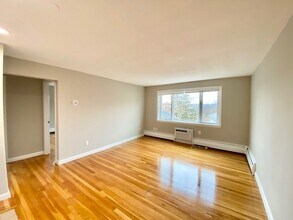 50 Evergreen St in Boston, MA - Building Photo - Building Photo