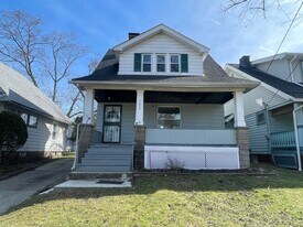 5233 Anthony St in Maple Heights, OH - Building Photo