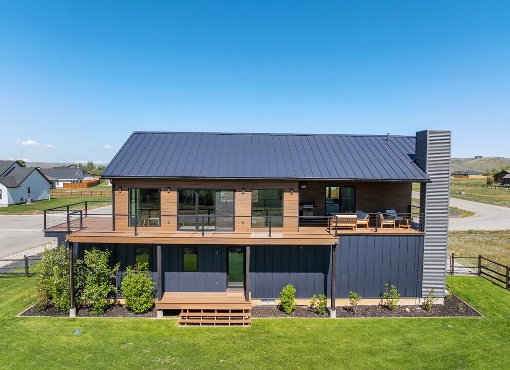 1205 Trails Creek Ave in Pinedale, WY - Building Photo