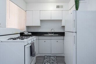 Country Club Apartments in Tucson, AZ - Foto de edificio - Interior Photo