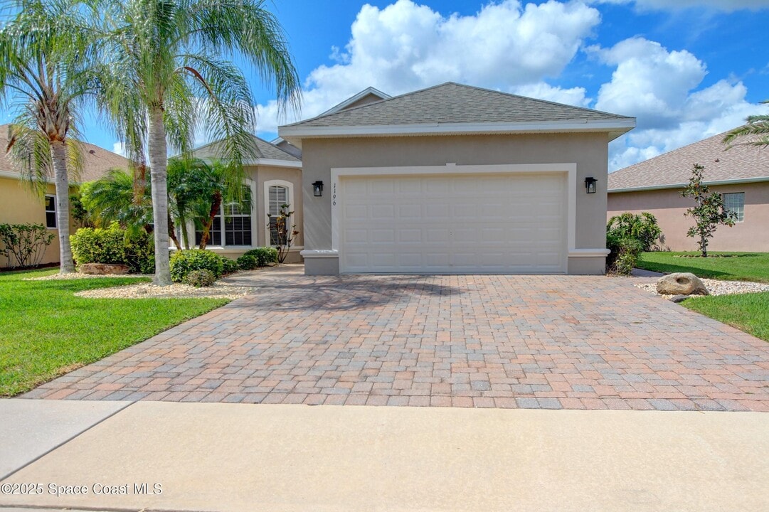 1196 Clubhouse Dr in Rockledge, FL - Building Photo