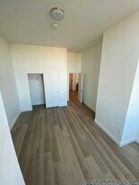 1079 Commonwealth Ave, Unit 305 in Boston, MA - Building Photo