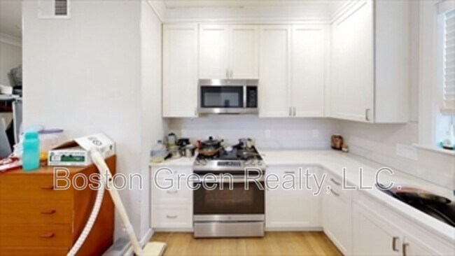 2 Rossmore Rd in Boston, MA - Building Photo - Building Photo