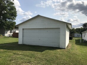 3123 Peartree Ln in Muscatine, IA - Building Photo - Building Photo