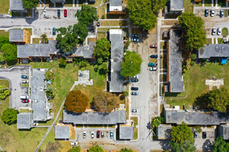 Culmer Place II in Miami, FL - Foto de edificio - Building Photo