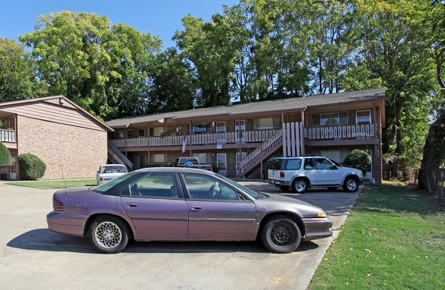 Riverview Apartments in Tulsa, OK - Foto de edificio - Building Photo