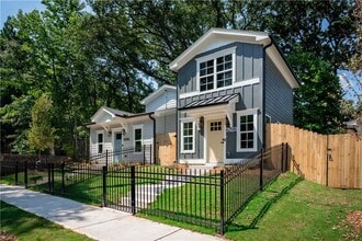 629 Stokeswood Ave SE in Atlanta, GA - Building Photo - Building Photo