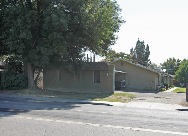 1424 N Lemoore Ave in Lemoore, CA - Building Photo - Building Photo