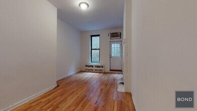 41 Bedford St in New York, NY - Building Photo - Building Photo