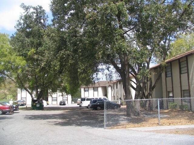 14303-14305 N 18th St in Tampa, FL - Building Photo - Building Photo