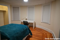 115 Thurston St, Unit 1 in Somerville, MA - Foto de edificio - Building Photo