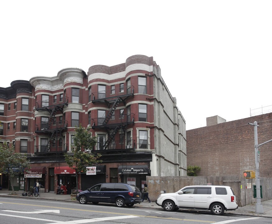 820 Washington Ave in Brooklyn, NY - Building Photo