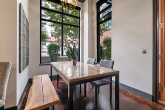 The Cairns in Seattle, WA - Foto de edificio - Building Photo