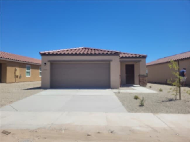 property at 2371 Tapatio Dr