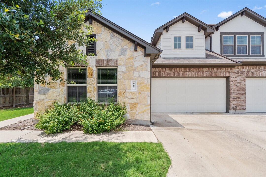 2304 S Lakeline Blvd, Unit #461 in Cedar Park, TX - Building Photo