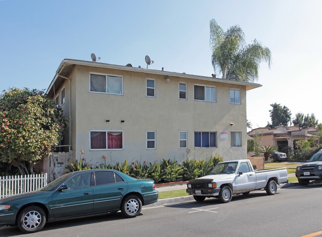7018 Stafford Ave in Huntington Park, CA - Foto de edificio - Building Photo