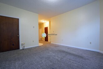 8 Lorraine Terrace in Brighton, MA - Building Photo - Building Photo