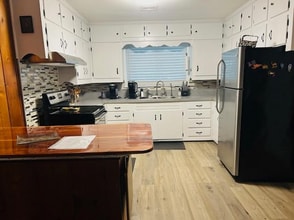 2511 Mashburn Rd in Marianna, FL - Foto de edificio - Building Photo