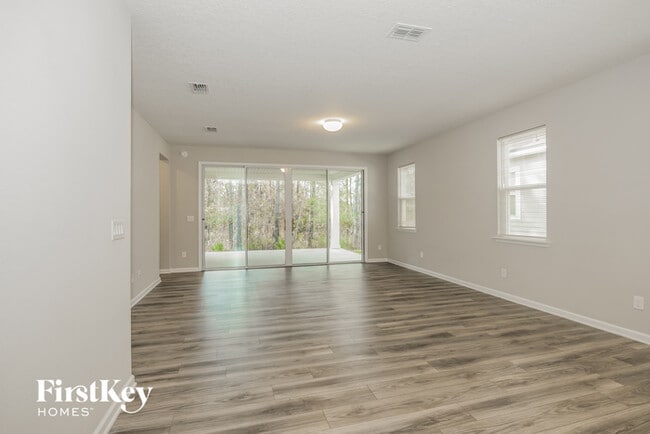 11010 Chitwood Dr in Jacksonville, FL - Building Photo - Building Photo