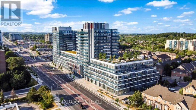 9471 Yonge St in Richmond Hill, ON - Building Photo - Building Photo