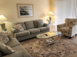6872 Fairview Terrace, Unit 101 in Bradenton, FL - Building Photo - Building Photo