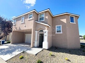 1353 Carlsbad Dr in Merced, CA - Building Photo