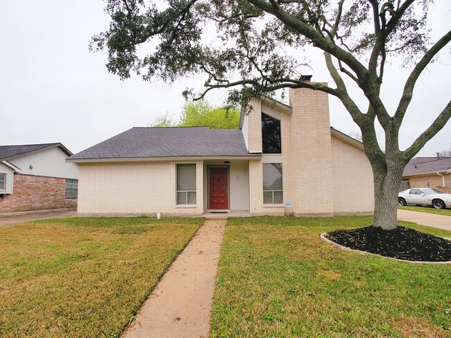 property at 1923 Quail Valley E Dr