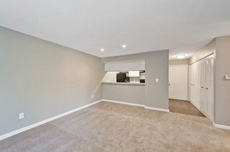 Pebble Point in Indianapolis, IN - Building Photo - Interior Photo