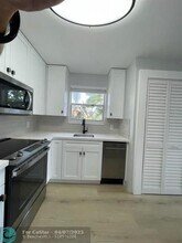 1930 SW 28th St in Fort Lauderdale, FL - Foto de edificio - Building Photo