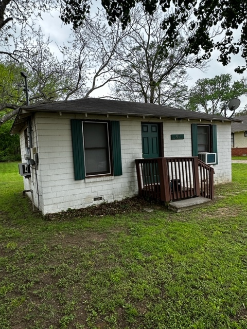 511 W Collins St in Denton, TX - Building Photo - Building Photo